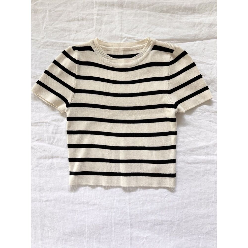 Women's Black White Striped Short Sleeve Knit Sweater Med Crew Neck Pullover
